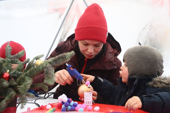 Международная выставка-форум "Россия"
Фестиваль "Русская зима"
Детские творческие мастер-классы Место: Россия, Москва. Автор: Владимир Астапкович/РИА Новости. Выставка "Россия". Фестиваль "Русская зима"