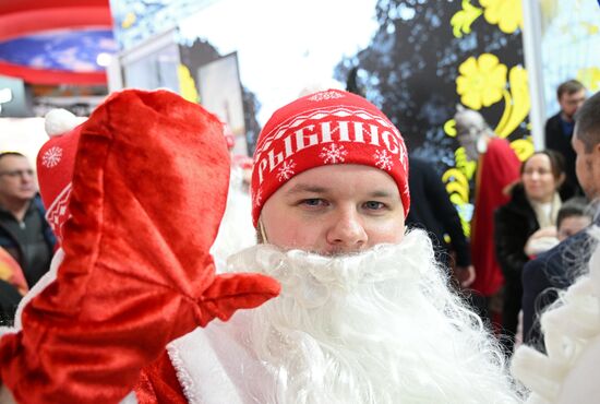 Международная выставка-форум "Россия"
Ярославская область. День региона, павильон №75 Место: Россия, Москва. Автор: Рамиль Ситдиков/РИА Новости. Выставка "Россия". Ярославская область. День региона