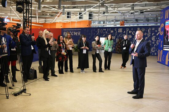 Международная выставка-форум "Россия"
Ярославская область. День региона, пресс-подход
Михаил Евраев, губернатор Ярославской области
Место: Россия, Москва. Автор: Рамиль Ситдиков/РИА Новости. Выставка "Россия". Ярославская область. День региона