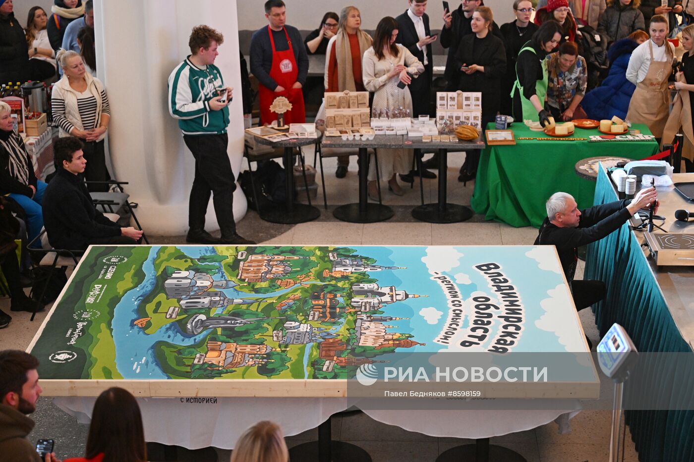 Выставка "Россия". Установление рекорда России с покровским пряником в категории "Самый большой продукт"