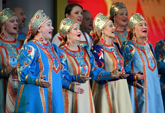 Международная выставка-форум "Россия"
Ярославская область. День региона, павильон №75
Бракосочетание по-Ярославски Место: Россия, Москва. Автор: Рамиль Ситдиков/РИА Новости. Выставка "Россия". Ярославская область. День региона