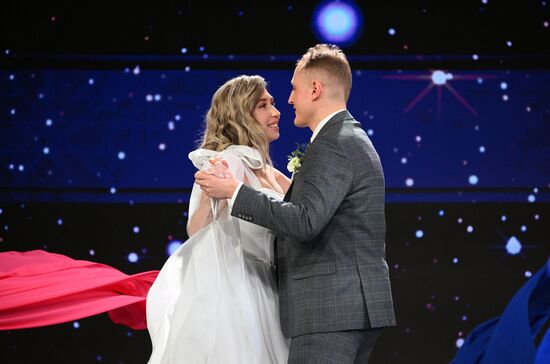 Международная выставка-форум "Россия"
Ярославская область. День региона, павильон №75
Бракосочетание по-Ярославски Место: Россия, Москва. Автор: Рамиль Ситдиков/РИА Новости. Выставка "Россия". Ярославская область. День региона