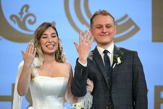 Международная выставка-форум "Россия"
Ярославская область. День региона, павильон №75
Бракосочетание по-Ярославски Место: Россия, Москва. Автор: Рамиль Ситдиков/РИА Новости. Выставка "Россия". Ярославская область. День региона