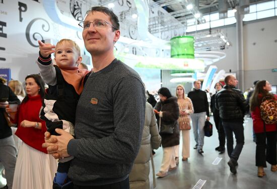 Международная выставка-форум "Россия"
Павильон №75 Место: Россия, Москва. Автор: Рамиль Ситдиков/РИА Новости. Работа выставки "Россия"