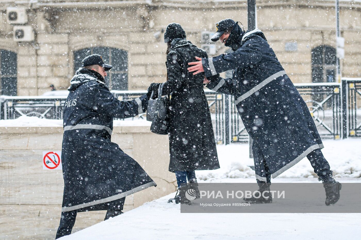 Снегопад в Баку