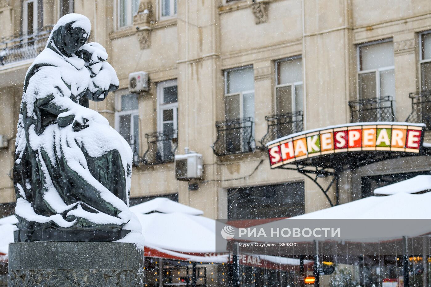 Снегопад в Баку