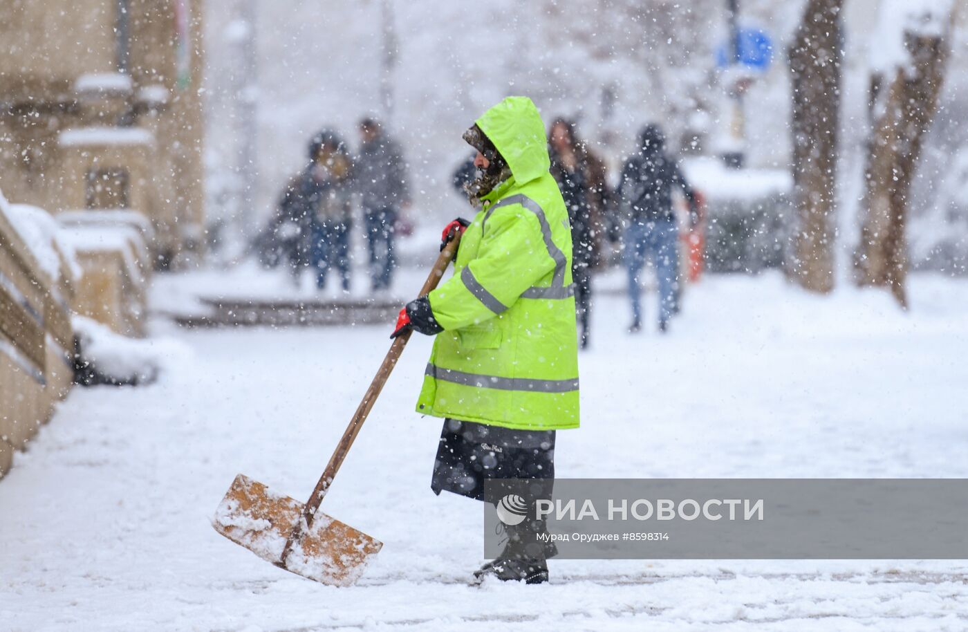 Снегопад в Баку