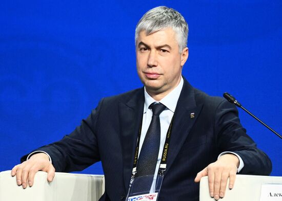 Всероссийский форум "Малая Родина – сила России". Панельная дискуссия "Сила в людях"