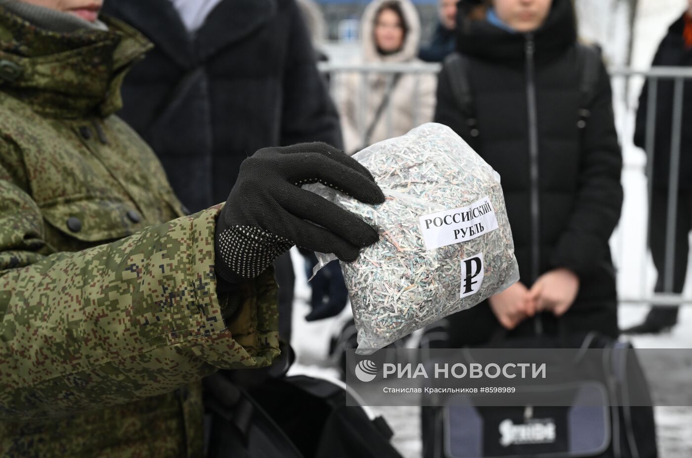 Выставка "Россия". Кинологи ФТС показали навыки служебных собак в формате мастер-класса