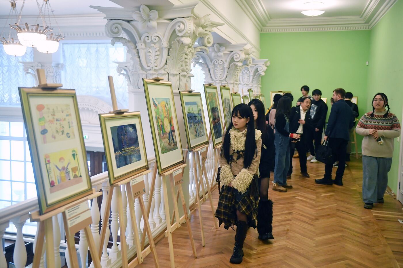 Выставка "Россия". Выставка детских рисунков "Маленькие творцы большой родины" 