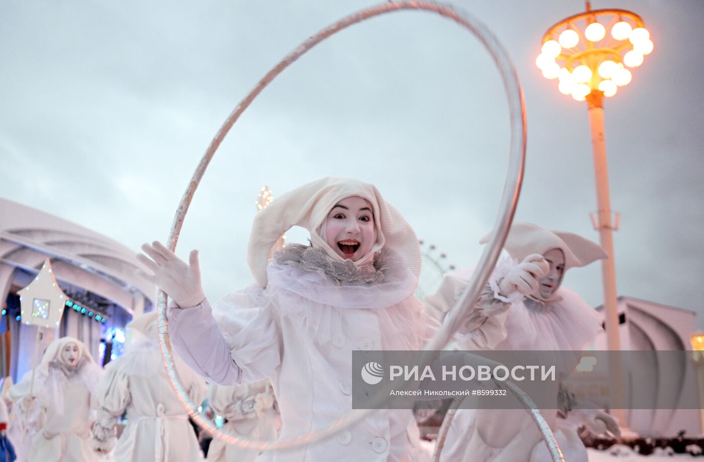 Выставка "Россия". Зимний фестиваль уличных театров