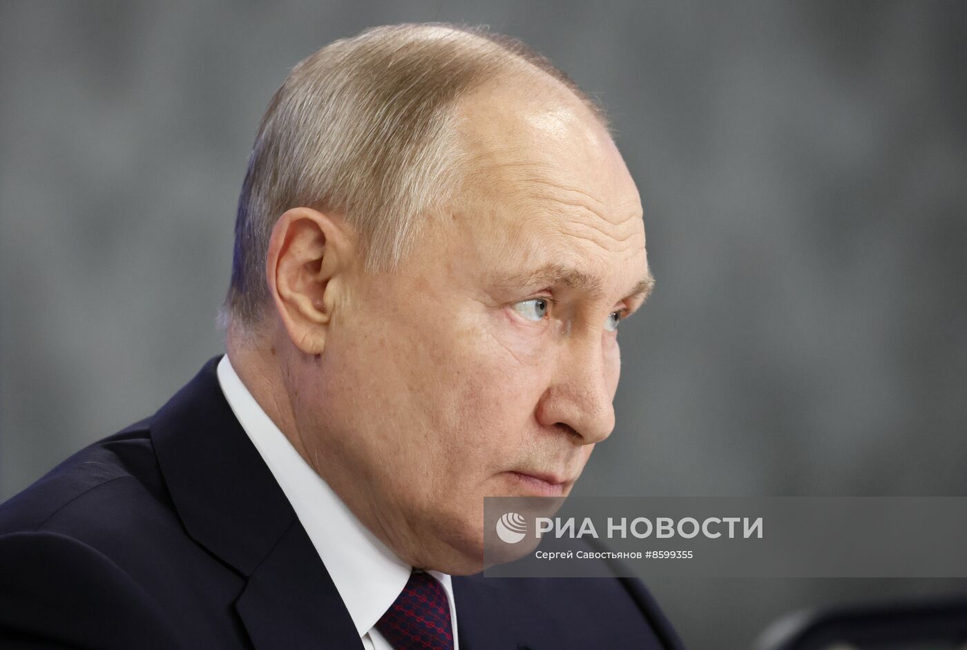 Президент РФ В. Путин провел встречу с главами муниципальных образований субъектов России