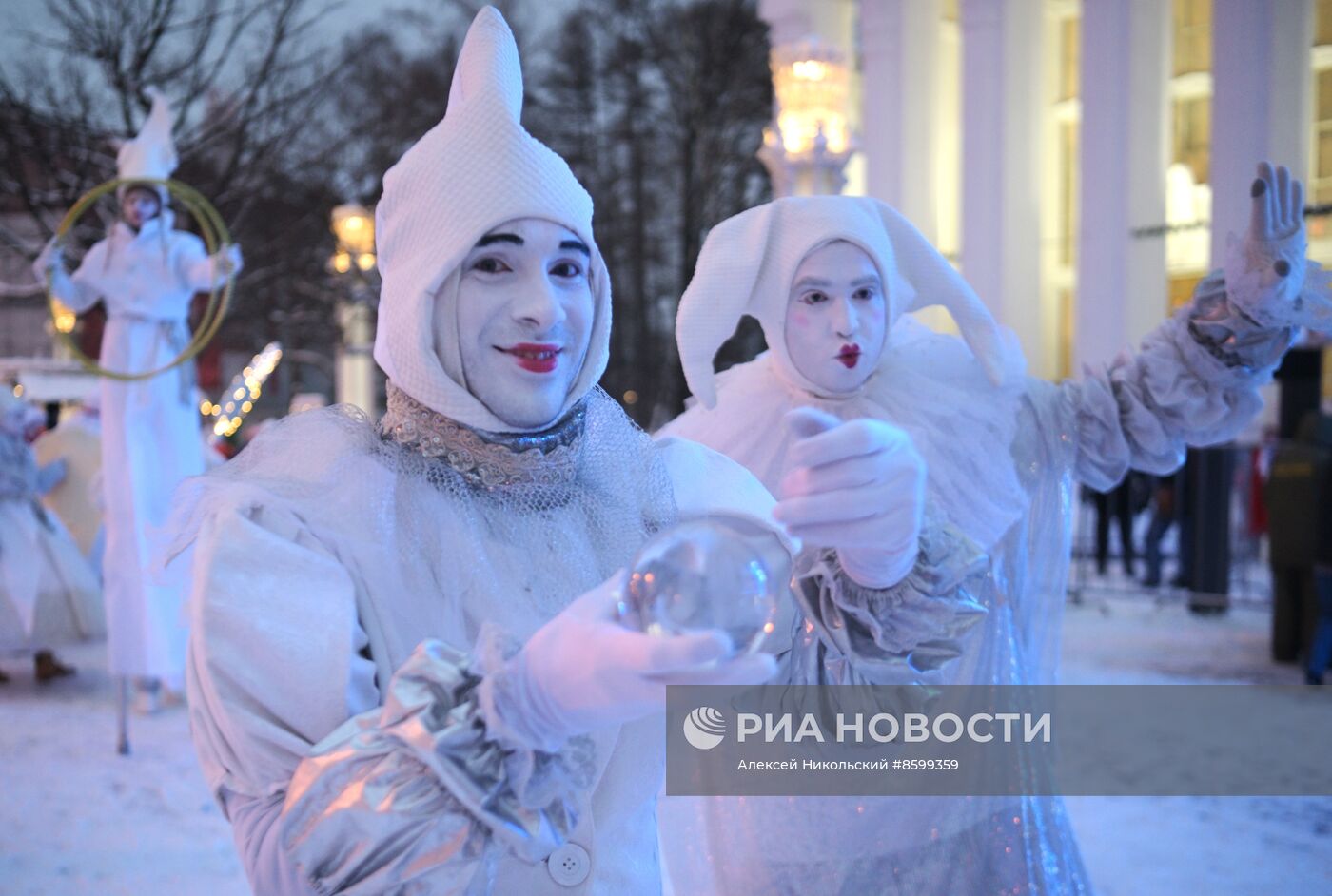 Выставка "Россия". Зимний фестиваль уличных театров