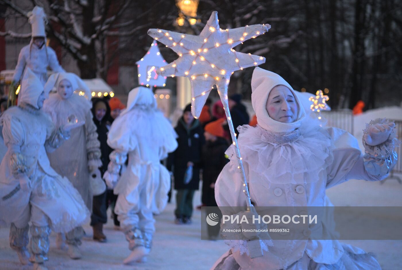 Выставка "Россия". Зимний фестиваль уличных театров