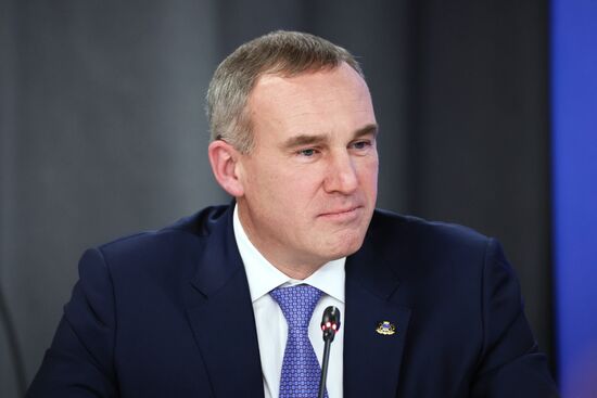 Президент РФ В. Путин провел встречу с главами муниципальных образований субъектов России