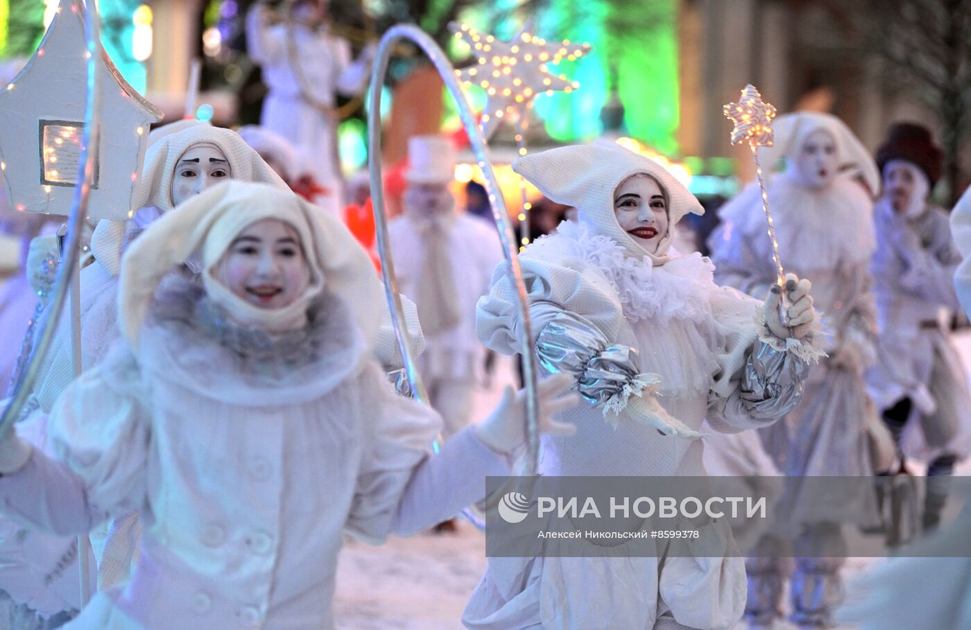 Выставка "Россия". Зимний фестиваль уличных театров