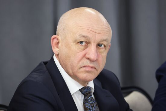 Президент РФ В. Путин провел встречу с главами муниципальных образований субъектов России