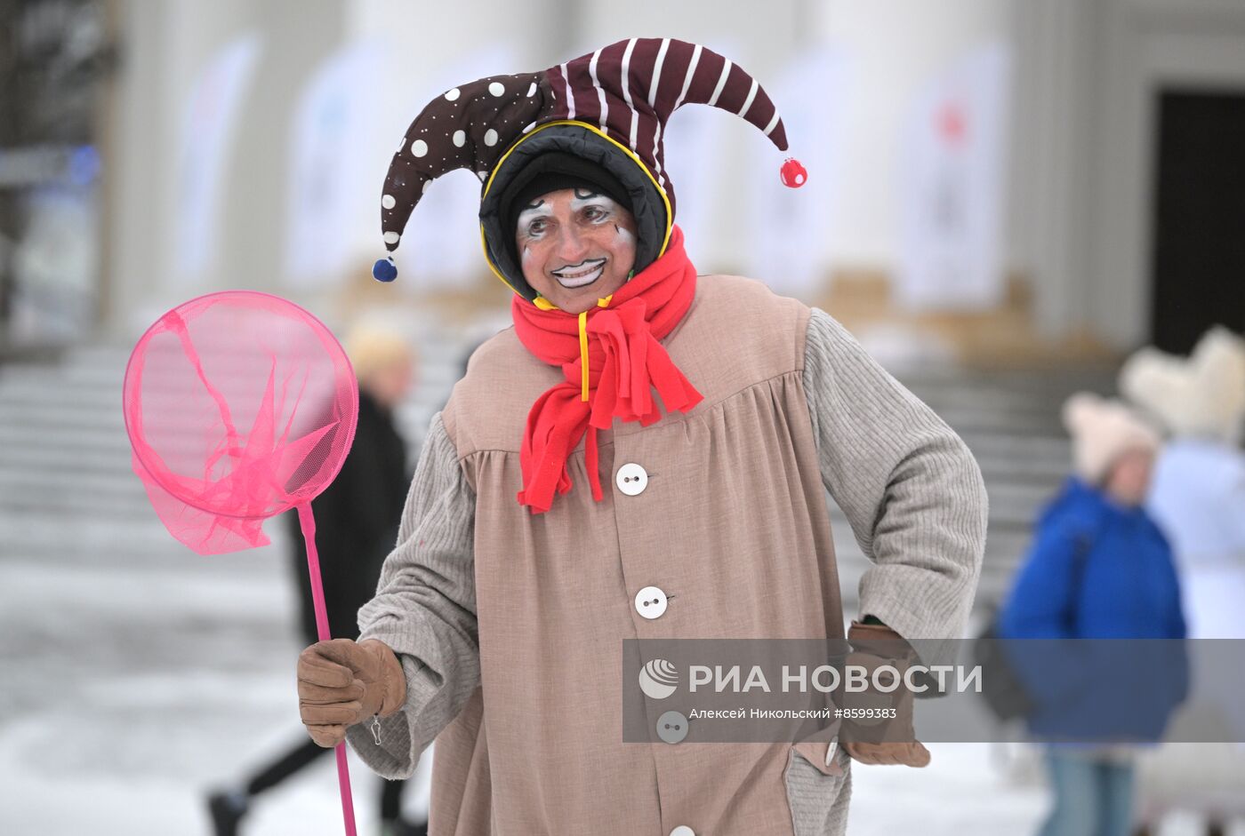 Выставка "Россия". Зимний фестиваль уличных театров