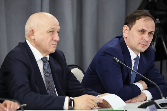 Президент РФ В. Путин провел встречу с главами муниципальных образований субъектов России