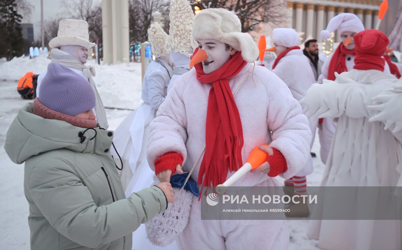 Выставка "Россия". Зимний фестиваль уличных театров