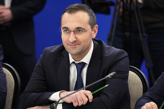 Президент РФ В. Путин провел встречу с главами муниципальных образований субъектов России