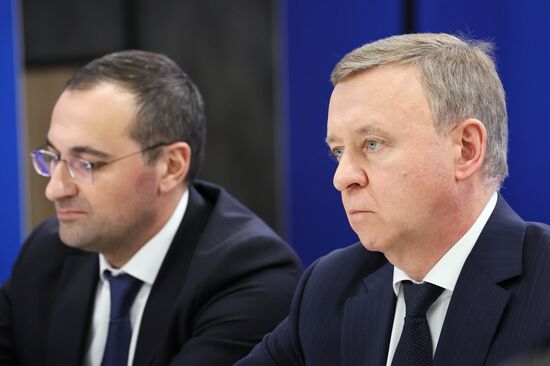 Президент РФ В. Путин провел встречу с главами муниципальных образований субъектов России