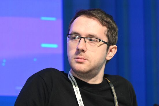 Выставка "Россия". Экспертная панель "Мобильные приложения и геймдев. Как создавать, продвигать и монетизировать"