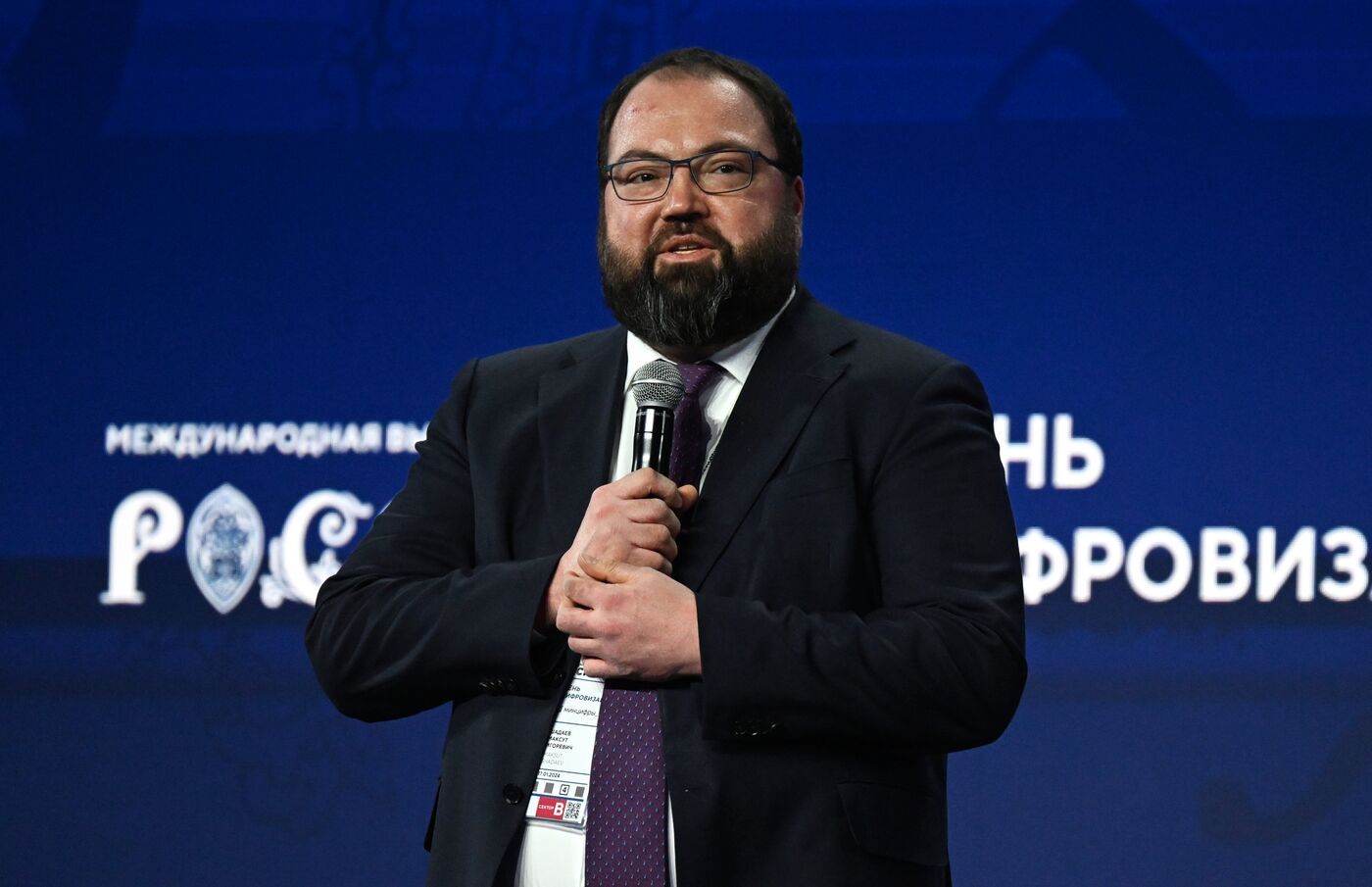 Выставка "Россия".  Пленарная сессия "ИТ, телеком, интернет: как национальные лидеры развиваются сами и развивают отрасль"