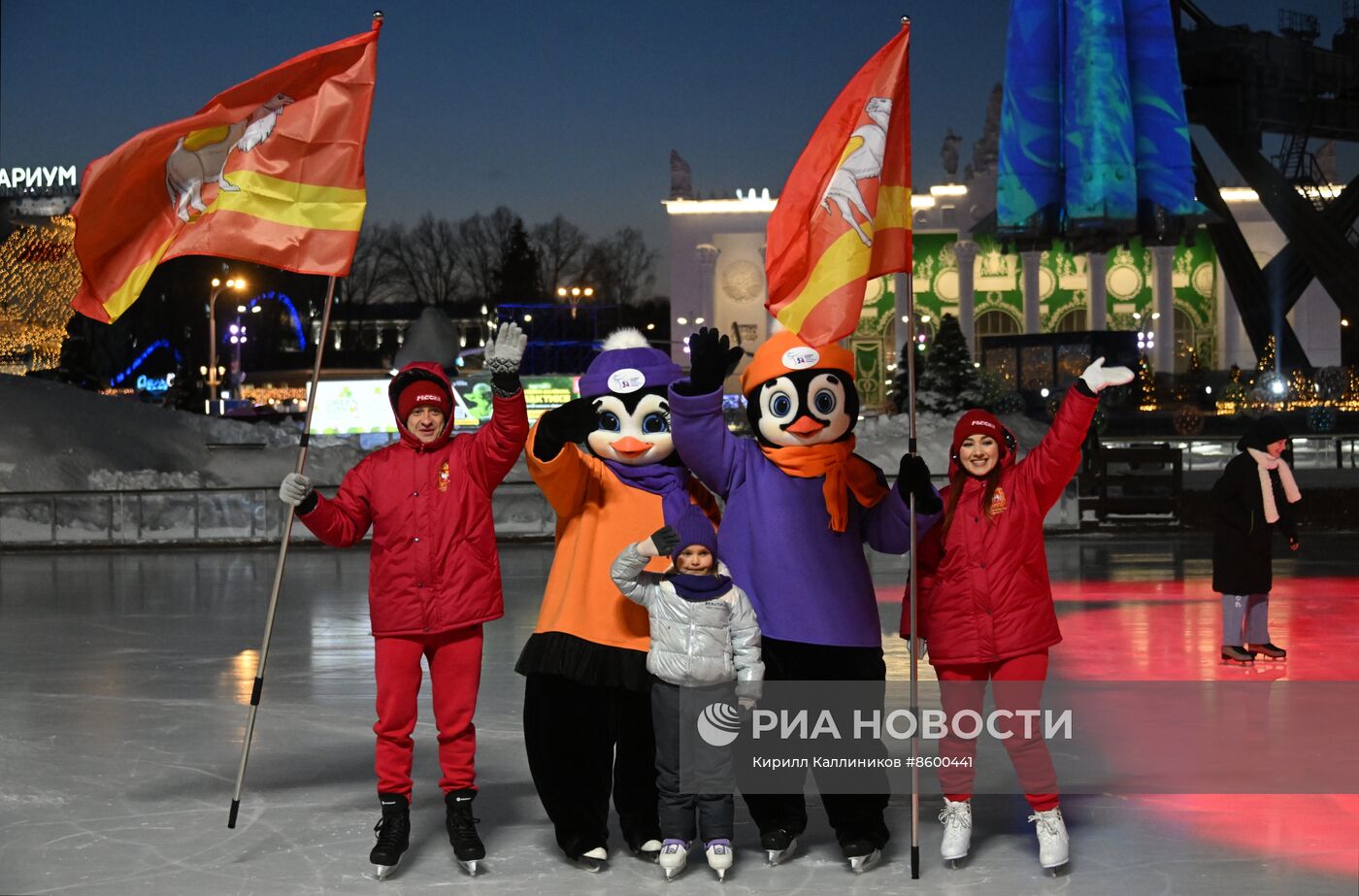 Выставка "Россия". Анимационная программа с талисманами хоккейных команд от Челябинской и Свердловской областей