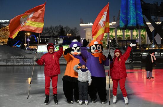 Выставка "Россия". Анимационная программа с талисманами хоккейных команд от Челябинской и Свердловской областей