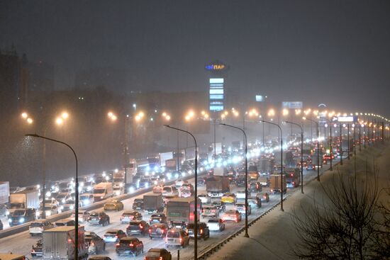 Снег в Москве