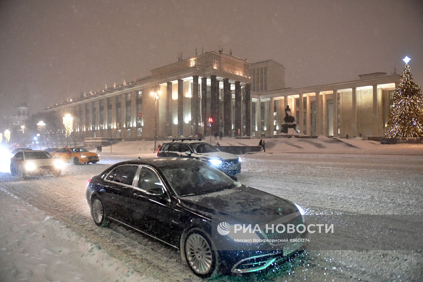 Снег в Москве