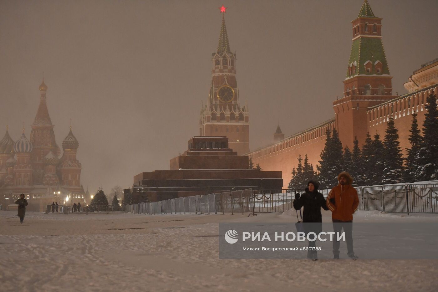 Снег в Москве