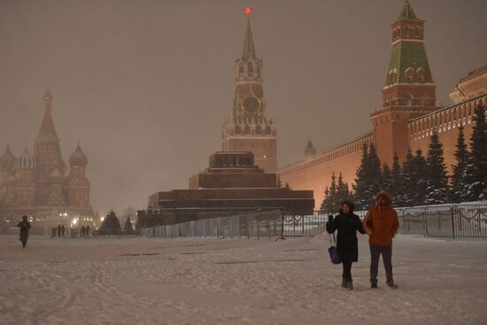 Снег в Москве