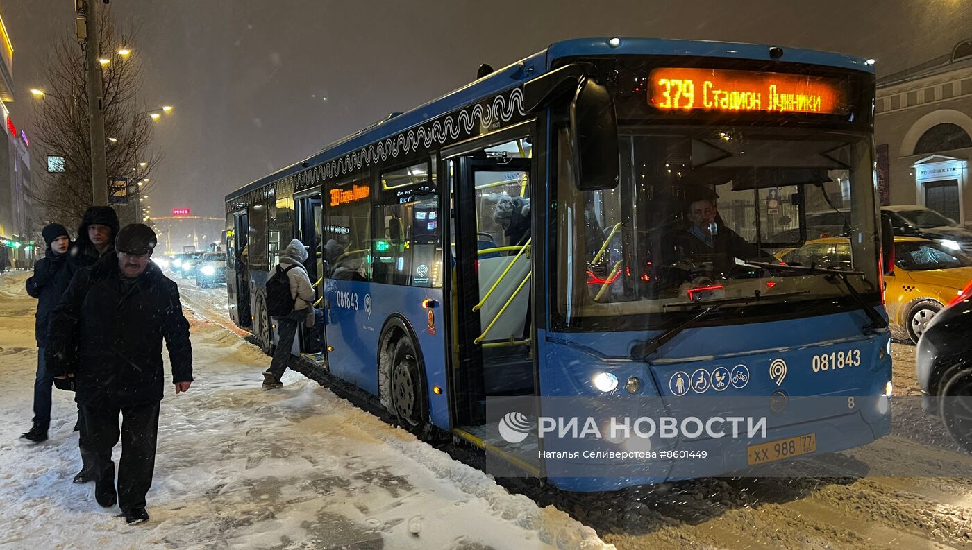 Снег в Москве