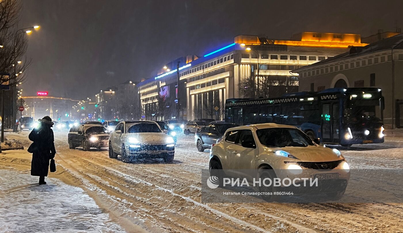 Снег в Москве