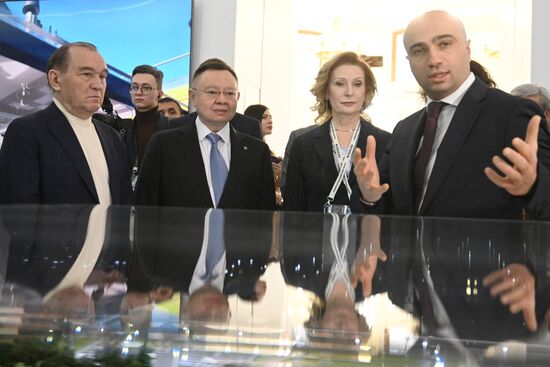 Выставка "Россия". Церемония открытия Дня строительства