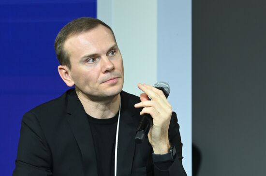 Выставка "Россия". Панельная дискуссия "Сохранение культурного кода российских регионов при развитии туристских территорий"