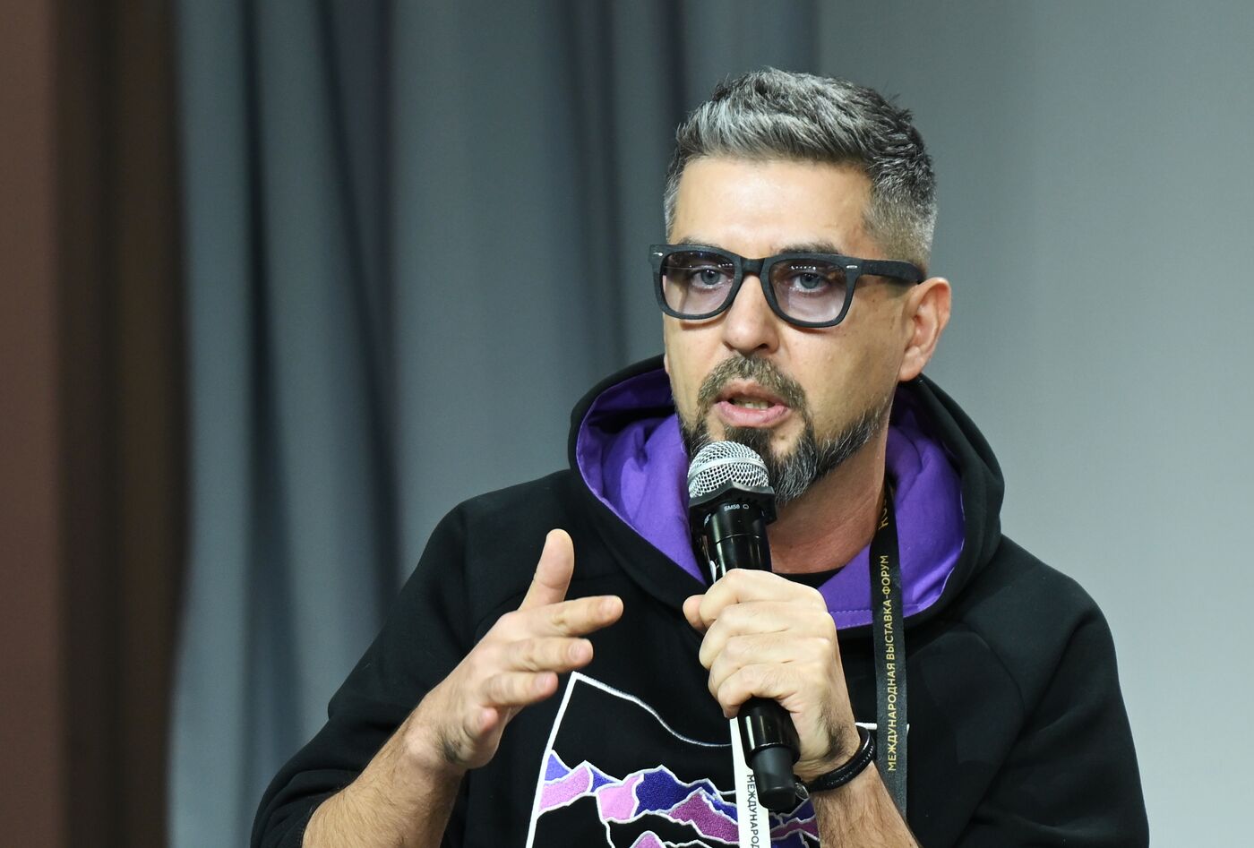 Выставка "Россия". Панельная дискуссия "Сохранение культурного кода российских регионов при развитии туристских территорий"