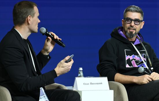 Выставка "Россия". Панельная дискуссия "Сохранение культурного кода российских регионов при развитии туристских территорий"