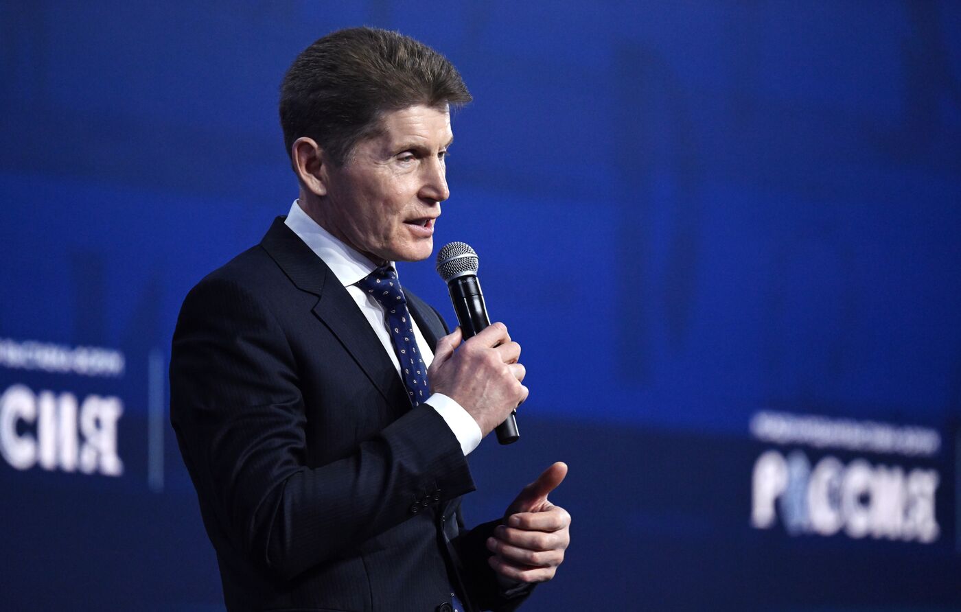 Выставка "Россия".  Пленарная сессия "Инфраструктурное развитие регионов: курс на крупные проекты"