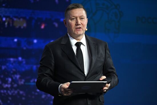 Выставка "Россия".  Пленарная сессия "Инфраструктурное развитие регионов: курс на крупные проекты"