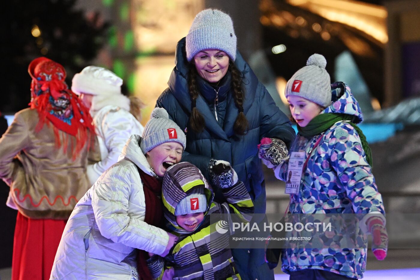 Выставка "Россия". Семейное катание на льду с олимпийским чемпионом