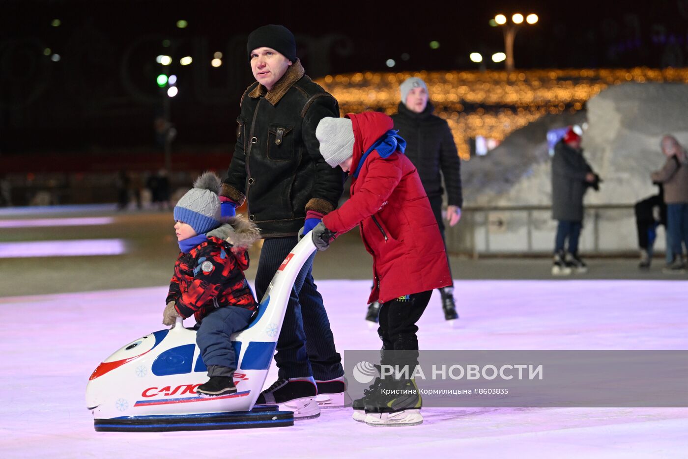 Выставка "Россия". Семейное катание на льду с олимпийским чемпионом