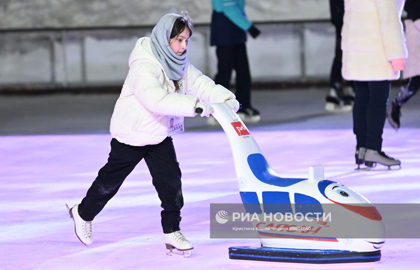 Выставка "Россия". Семейное катание на льду с олимпийским чемпионом