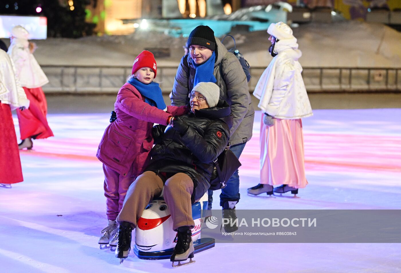 Выставка "Россия". Семейное катание на льду с олимпийским чемпионом