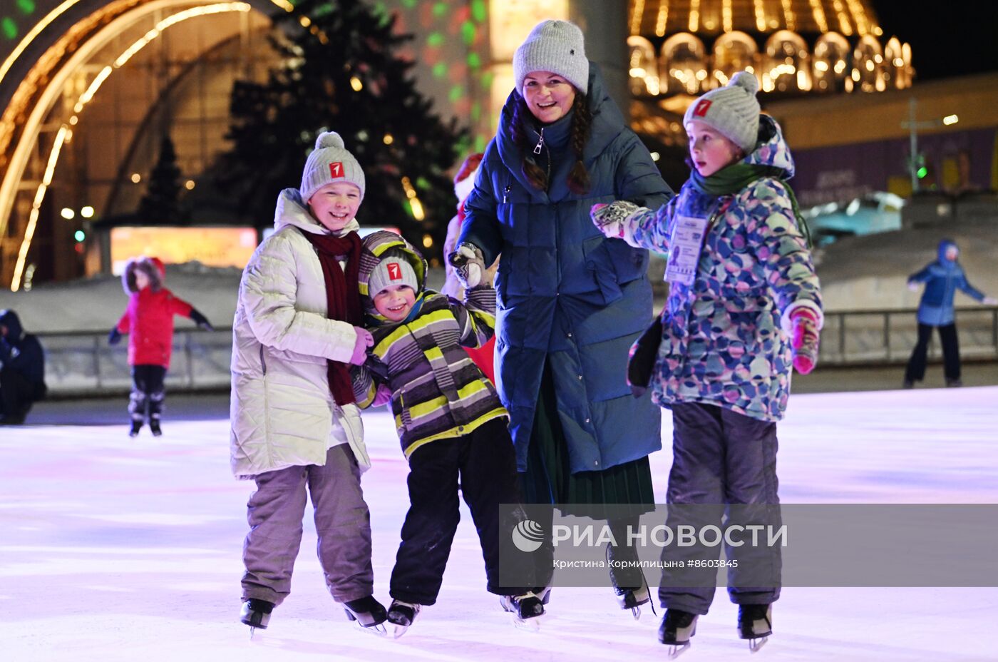 Выставка "Россия". Семейное катание на льду с олимпийским чемпионом