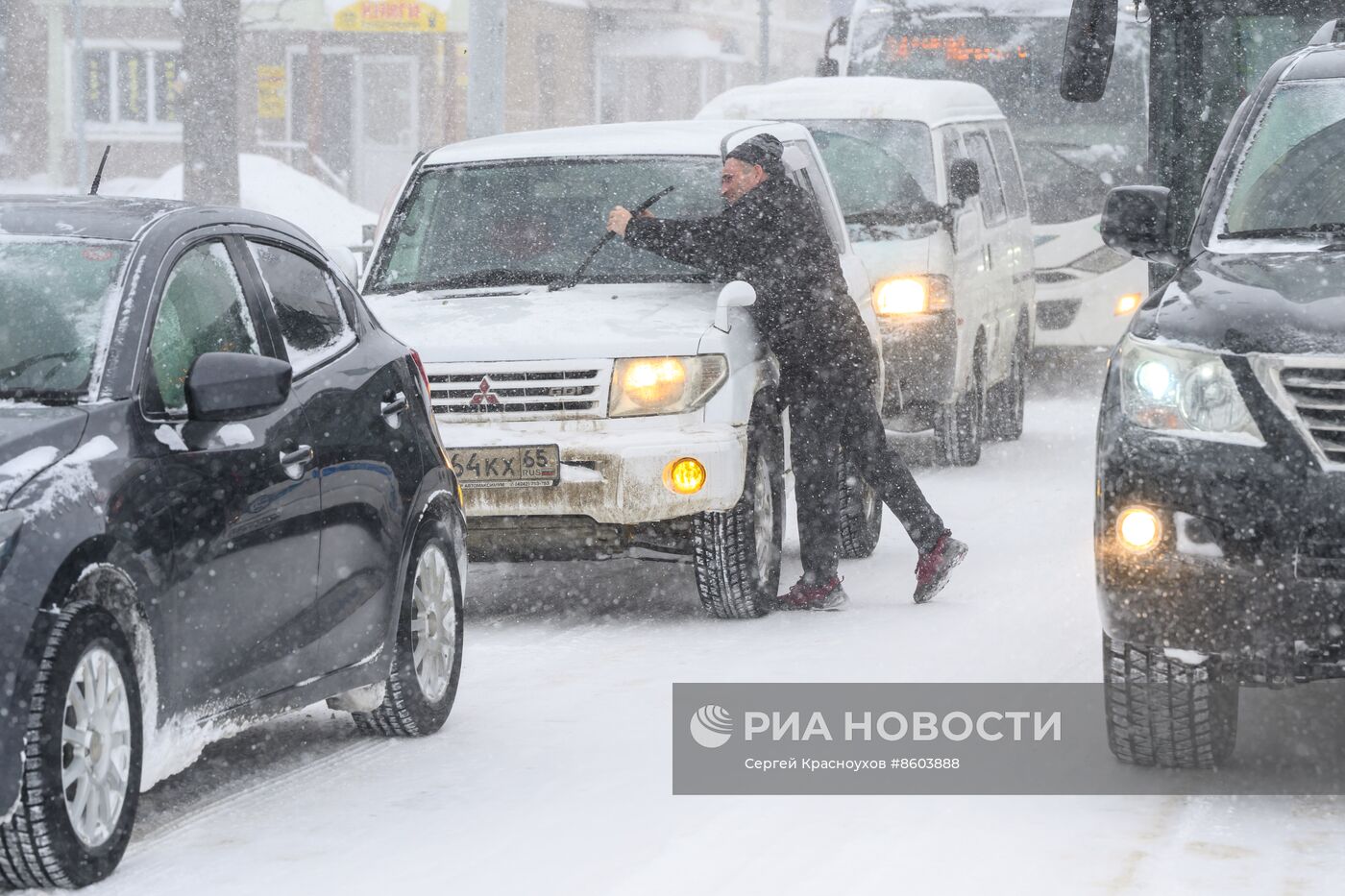 Снежный циклон на Сахалине