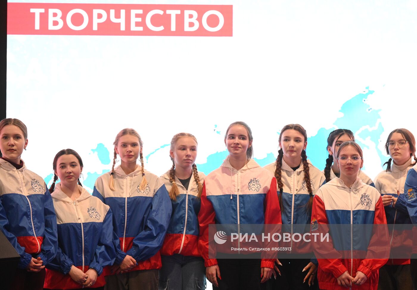 Выставка "Россия". Зарядка с олимпийской чемпионкой Юлией Гущиной