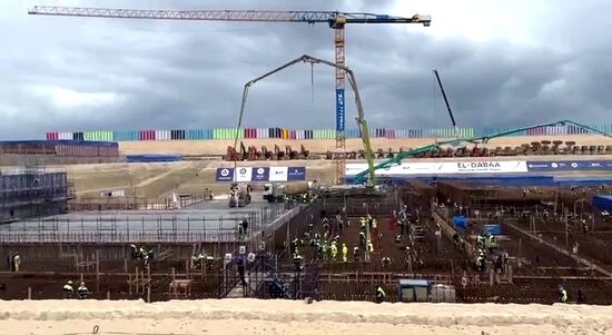 Президент РФ В. Путин принял участие в церемонии по случаю начала заливки бетона в основание энергоблока No4 египетской АЭС "Эль-Дабаа"